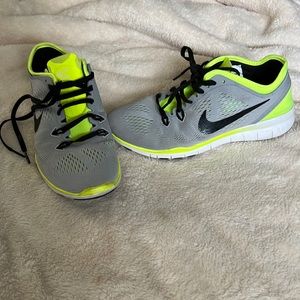 Nike Free TR Fit 5, size 6. Gray with highlighter yellow and black trim
